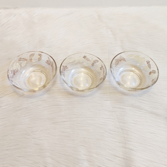 Vintage sit of 3 bowls with gold leaf print. - Picture 3 of 8